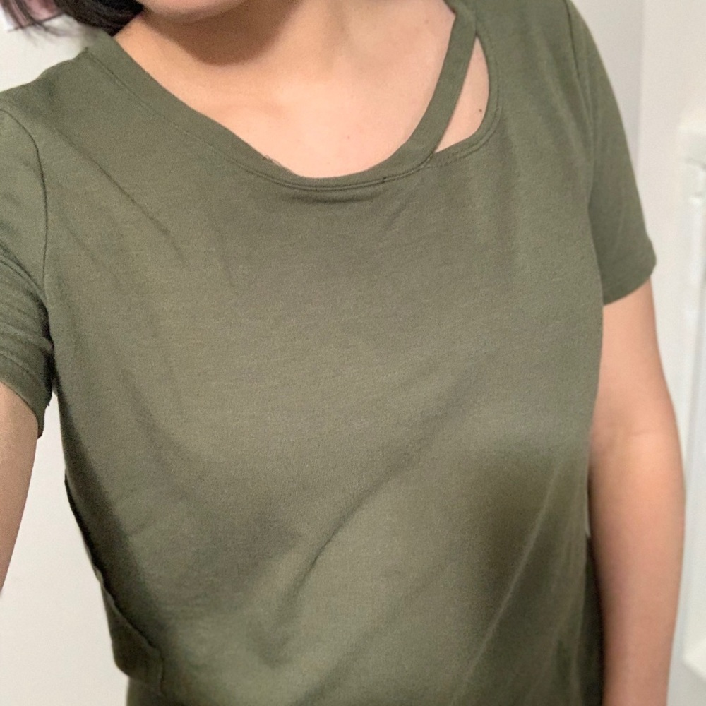 Chelsea & Theadore green top💚